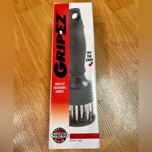 New in Box - Norpro Grip-EZ Professional Meat Tenderizer - Black *7034